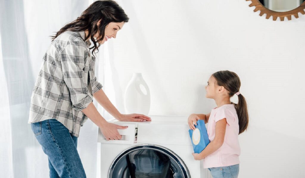 Çamaşır makinenize sadece 1 kaşık ekleyerek elektrikten tasarruf etmeniz mümkün!