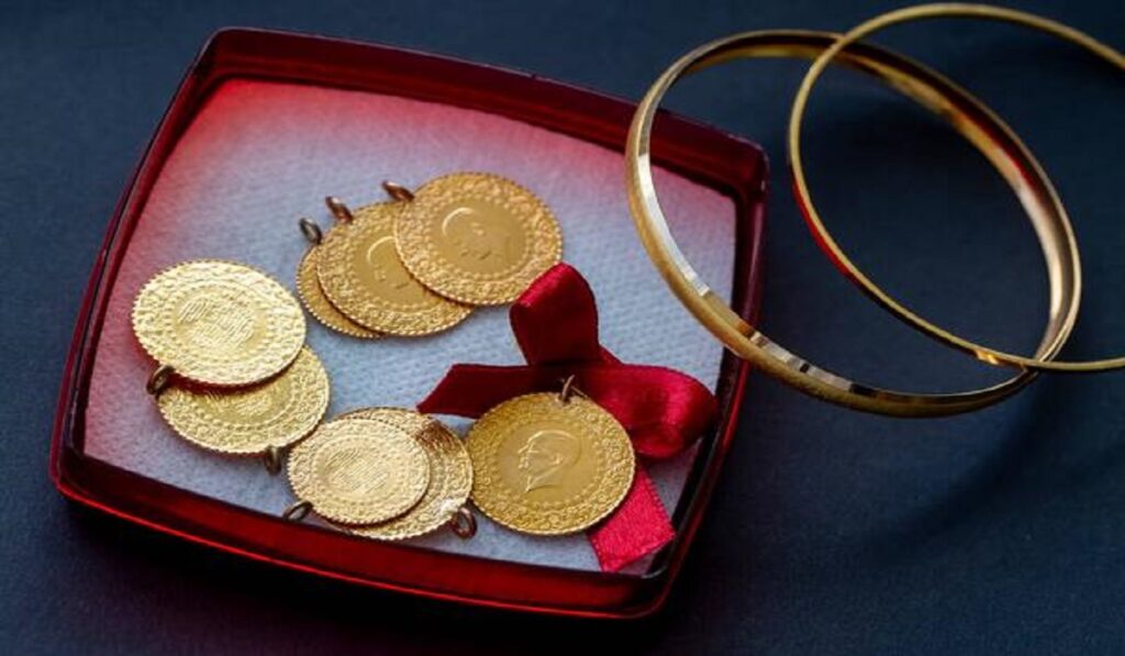 Gram altın 1000 liranın altını görecek mi? Uzman isimden kritik yorum