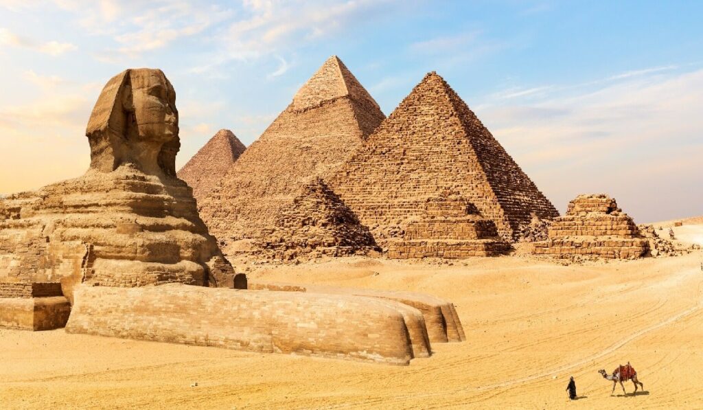 Piramitlerin gizemi çözüldü! Taşları bakın kim taşımış..?